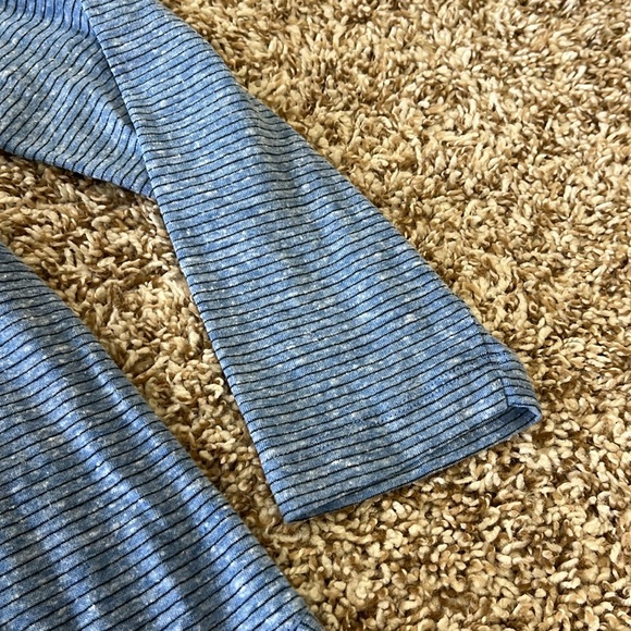 Mod-O-Doc Women’s V Neck Blouse - Picture 5 of 8